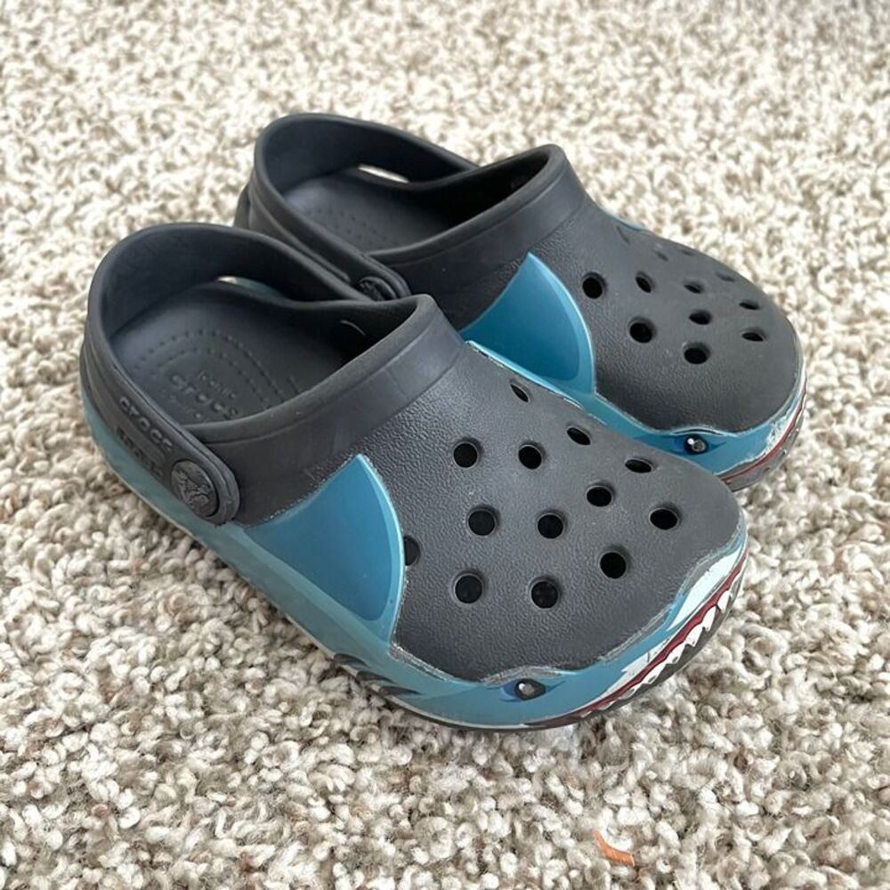 Size 7 / Toddler Boy Shark Crocs Sandals